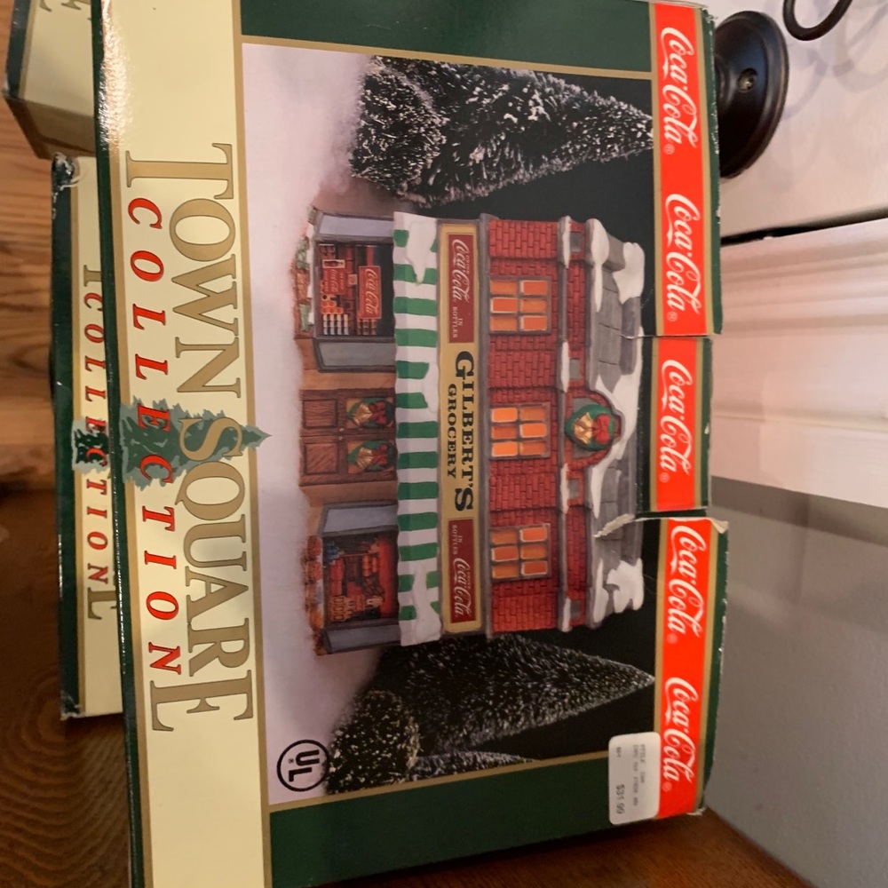 ELEVEN Coca-Cola Holiday Village Bldgs - LIKE NEW